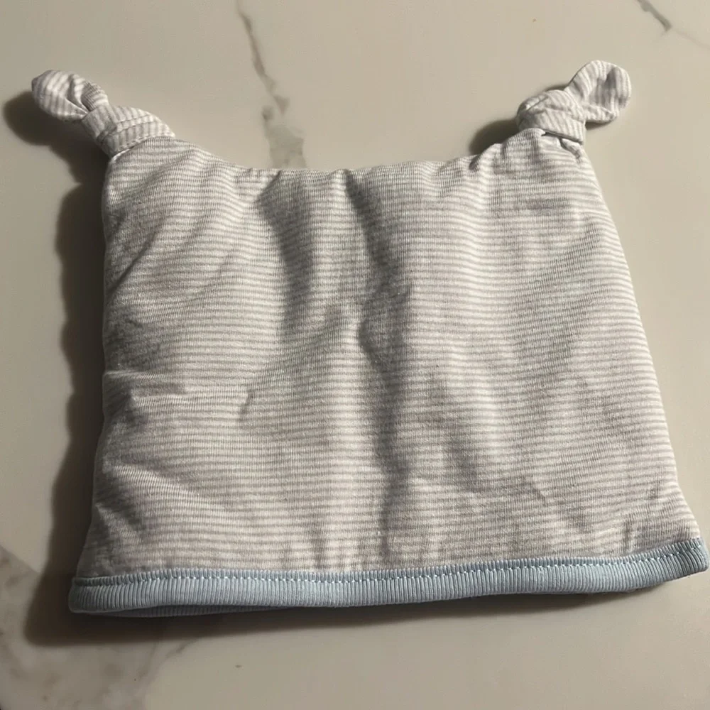 Restoration hardware baby 6-12 months bib hat and bootie set new blue grey